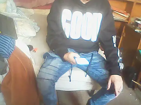 HOTMENVERYHOT online show from 04-20-26, 10:07