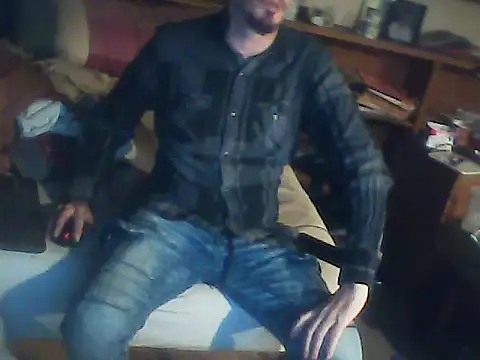 HOTMENVERYHOT online show from 04-26-26, 04:15