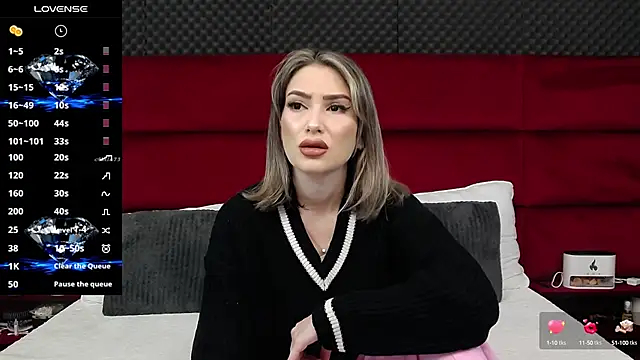 Snapshot of MinnieMe chatting on 01-15-25, 09:02 MinnieMe online show from 01-15-25, 09:02