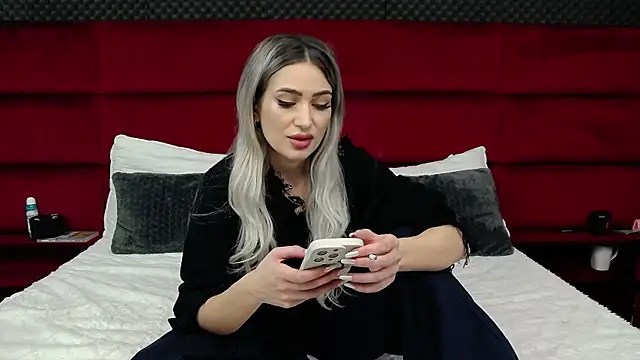 Snapshot of MinnieMe chatting on 11-02-25, 07:05 MinnieMe online show from 11-02-25, 07:05