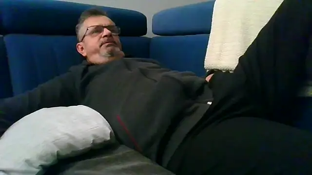 axecoman60 online show from 03-04-25, 06:29