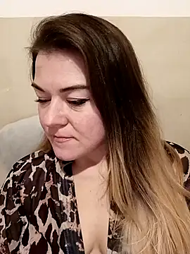 Snapshot of LunikaLunaX chatting on 02-10-25, 07:17 LunikaLunaX online show from 02-10-25, 07:17