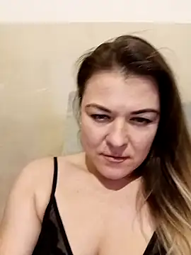 Snapshot of LunikaLunaX chatting on 02-11-25, 06:22 LunikaLunaX online show from 02-11-25, 06:22