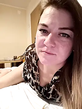 Snapshot of LunikaLunaX chatting on 02-16-25, 08:00 LunikaLunaX online show from 02-16-25, 08:00