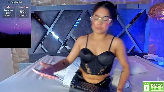 Rose Evans   online show from 12-04-25, 05:28