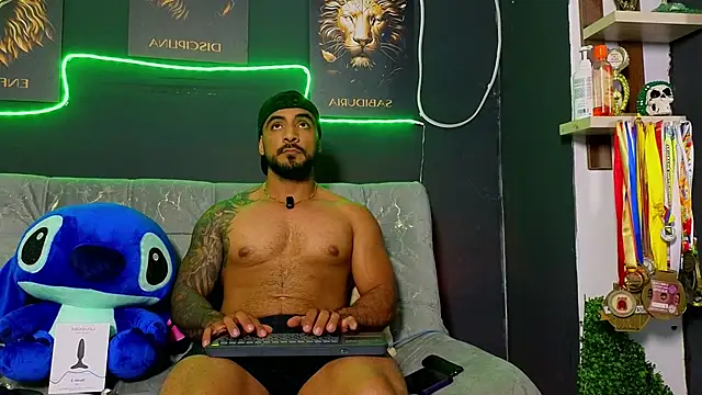 ERIC HARRISON online show from 11-28-25, 02:58