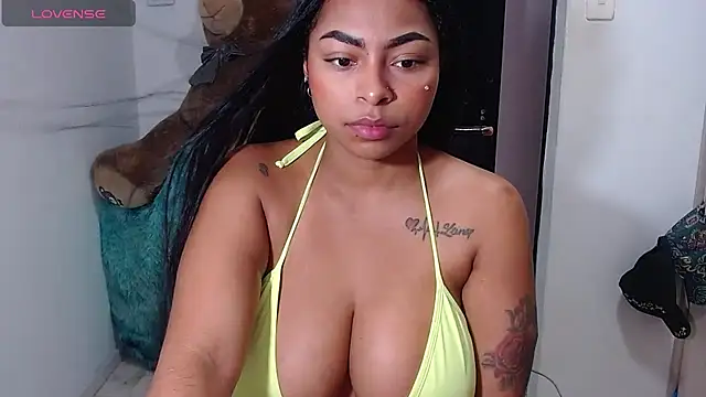 alanajonees22 online show from 02-06-25, 03:41