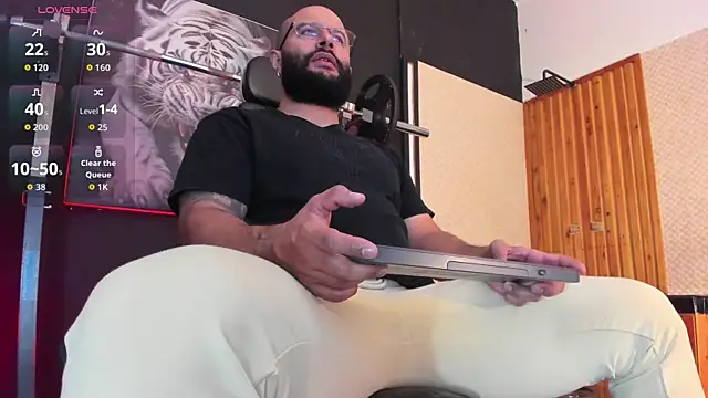 Luke  09 online show from 04-24-26, 11:45