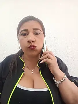 Hannahcandyy online show from 06-11-26, 04:27