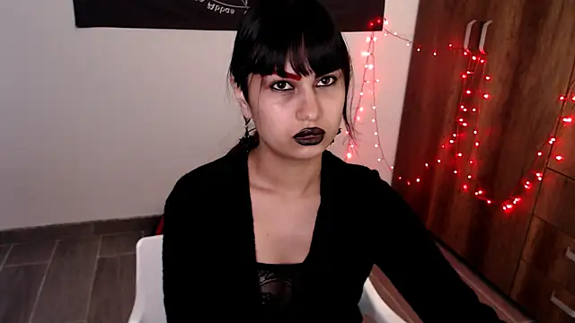 Snapshot of Little-Lucifer chatting on 05-11-26, 07:11 Little-Lucifer online show from 05-11-26, 07:11