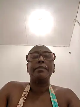 Snapshot of mamakarma1403 chatting on 06-16-26, 12:52 mamakarma1403 online show from 06-16-26, 12:52