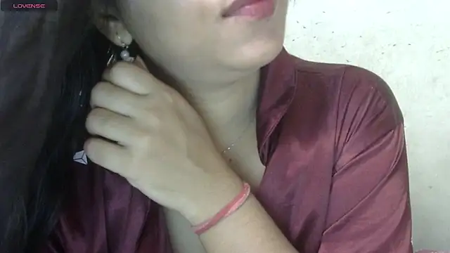 Preeti-Sexy online show from 04-14-26, 05:57