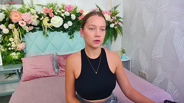 AliceBrayan online show from 10-11-25, 05:17