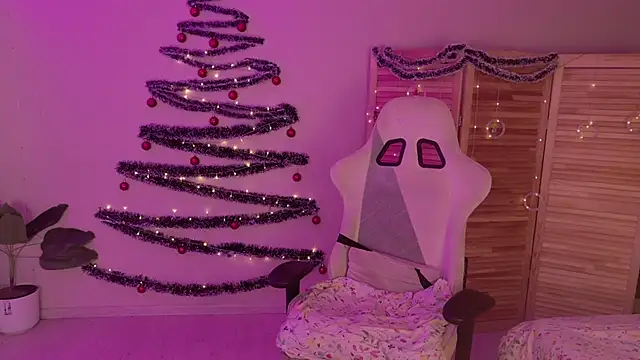 Miss Mia Murr online show from 12-22-25, 04:53