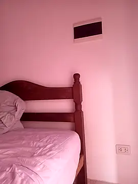 Loliluz 2095 online show from 03-27-26, 07:35