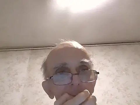 Snapshot of mariusica1@xh chatting on 10-29-25, 07:04 mariusica1xh online show from 10-29-25, 07:04