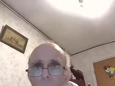 Snapshot of mariusica1@xh chatting on 11-04-25, 05:17 mariusica1xh online show from 11-04-25, 05:17