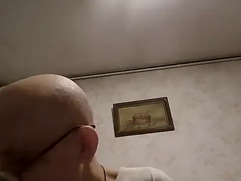 Snapshot of mariusica1@xh chatting on 11-05-25, 10:43 mariusica1xh online show from 11-05-25, 10:43