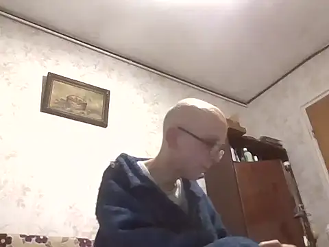 Snapshot of mariusica1@xh chatting on 11-10-25, 10:20 mariusica1xh online show from 11-10-25, 10:20