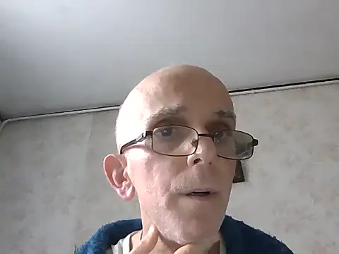 Snapshot of mariusica1@xh chatting on 11-12-25, 10:37 mariusica1xh online show from 11-12-25, 10:37