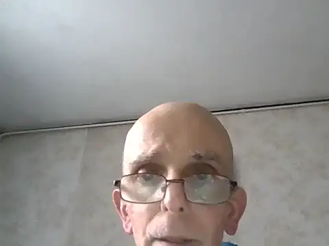 Snapshot of mariusica1@xh chatting on 11-14-25, 12:04 mariusica1xh online show from 11-14-25, 12:04