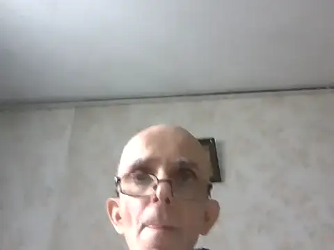 Snapshot of mariusica1@xh chatting on 11-18-25, 10:41 mariusica1xh online show from 11-18-25, 10:41