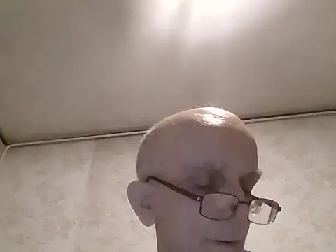 Snapshot of mariusica1@xh chatting on 11-28-25, 04:20 mariusica1xh online show from 11-28-25, 04:20