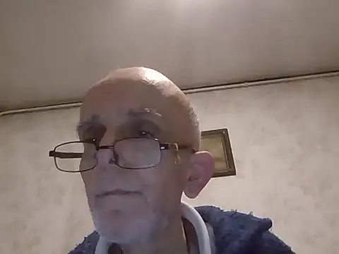 Snapshot of mariusica1@xh chatting on 11-30-25, 04:00 mariusica1xh online show from 11-30-25, 04:00