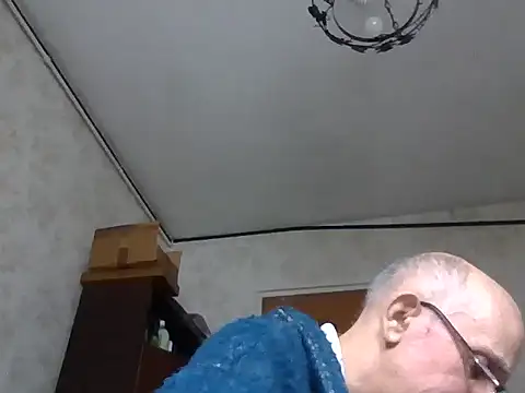 Snapshot of mariusica1@xh chatting on 12-03-25, 11:30 mariusica1xh online show from 12-03-25, 11:30