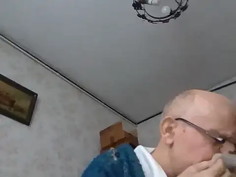 Snapshot of mariusica1@xh chatting on 12-04-25, 09:07 mariusica1xh online show from 12-04-25, 09:07