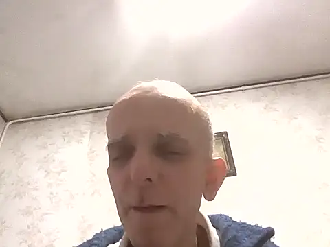 Snapshot of mariusica1@xh chatting on 12-05-25, 07:32 mariusica1xh online show from 12-05-25, 07:32