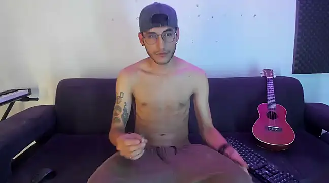 Snapshot of Henrikk_senn chatting on 12-02-24, 11:45 Henrikk senn online show from 12-02-24, 11:45