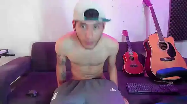 Snapshot of Henrikk_senn chatting on 12-11-24, 12:23 Henrikk senn online show from 12-11-24, 12:23