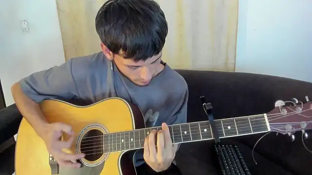 Snapshot of Henrikk_senn chatting on 11-08-25, 11:36 Henrikk senn online show from 11-08-25, 11:36