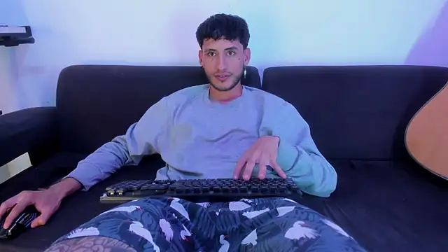 Henrikk senn online show from 01-07-26, 07:49