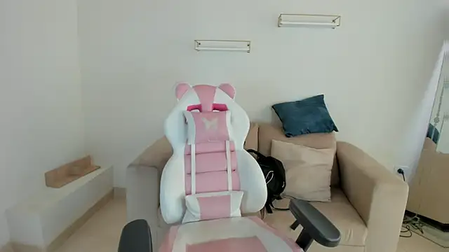 Charlotte cowell sub1  online show from 09-19-25, 08:09