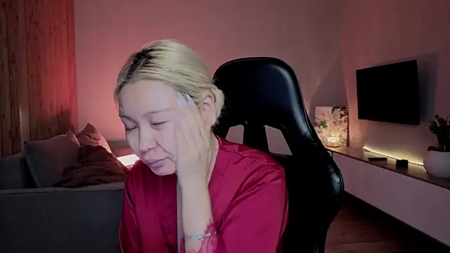 RileyMee online show from 03-17-26, 03:22