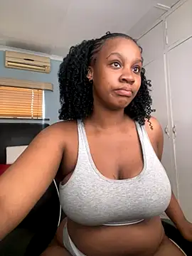 Snapshot of Candy_Love_18 chatting on 09-25-25, 06:39 Candy Love 18 online show from 09-25-25, 06:39