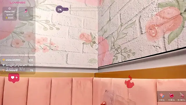 Snapshot of Annie_Cute18_ chatting on 01-25-25, 06:55 Annie Cute18 online show from 01-25-25, 06:55