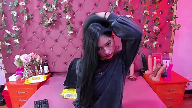 Mariana Prin online show from 11-22-25, 03:05