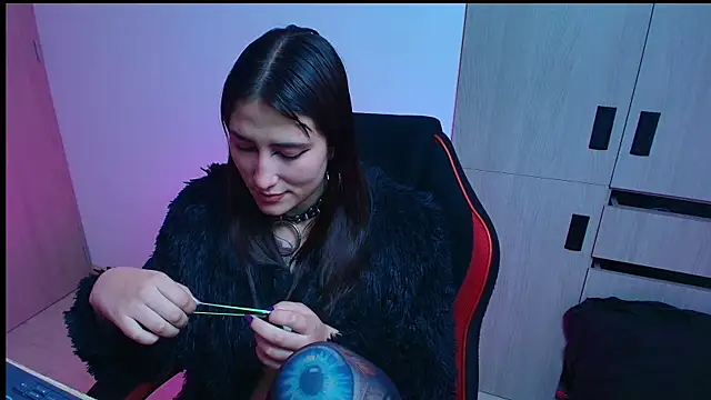 hitomi arata online show from 04-21-26, 02:51