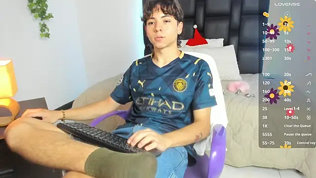 Snapshot of Joe23__ chatting on 01-07-25, 08:10 Joe23 online show from 01-07-25, 08:10