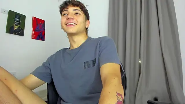 Snapshot of Joe23__ chatting on 09-12-25, 02:00 Joe23 online show from 09-12-25, 02:00