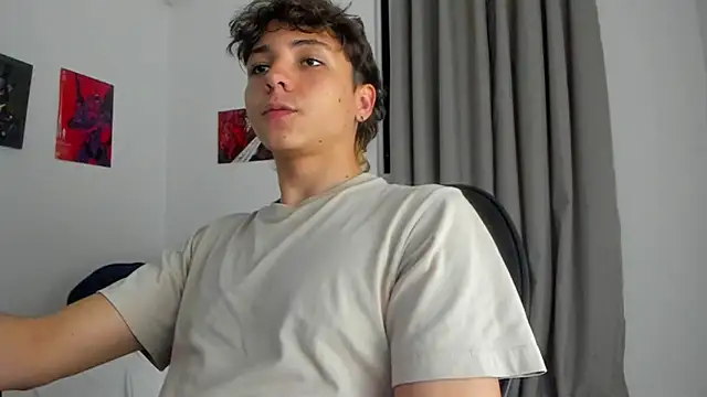 Snapshot of Joe23__ chatting on 09-18-25, 12:01 Joe23 online show from 09-18-25, 12:01