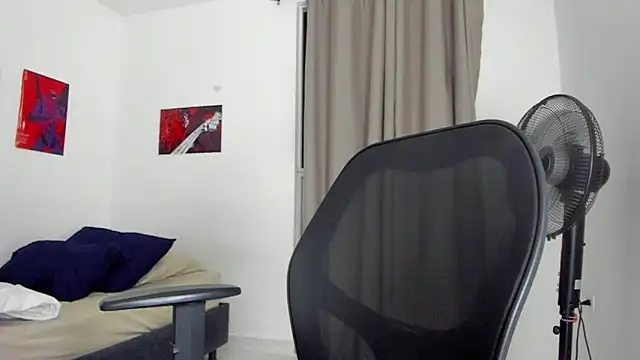 Snapshot of Joe23__ chatting on 09-23-25, 01:08 Joe23 online show from 09-23-25, 01:08