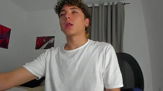 Snapshot of Joe23__ chatting on 09-26-25, 05:22 Joe23 online show from 09-26-25, 05:22