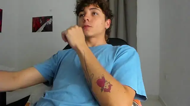 Snapshot of Joe23__ chatting on 10-01-25, 03:45 Joe23 online show from 10-01-25, 03:45