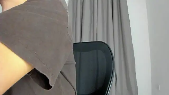 Snapshot of Joe23__ chatting on 10-07-25, 01:36 Joe23 online show from 10-07-25, 01:36