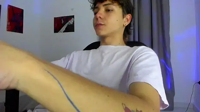 Snapshot of Joe23__ chatting on 10-07-25, 10:40 Joe23 online show from 10-07-25, 10:40