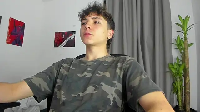 Snapshot of Joe23__ chatting on 11-13-25, 02:32 Joe23 online show from 11-13-25, 02:32